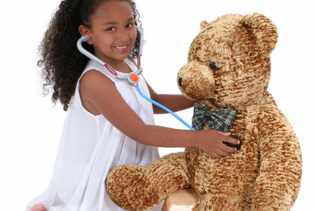 girl-playing-doctors-with-teddy-bear-136379914440903901-130430122406.jpg