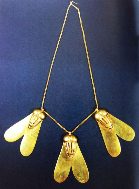 gold_bee_necklace_of_quenn_ahhotep_ie_1560-1530.jpg