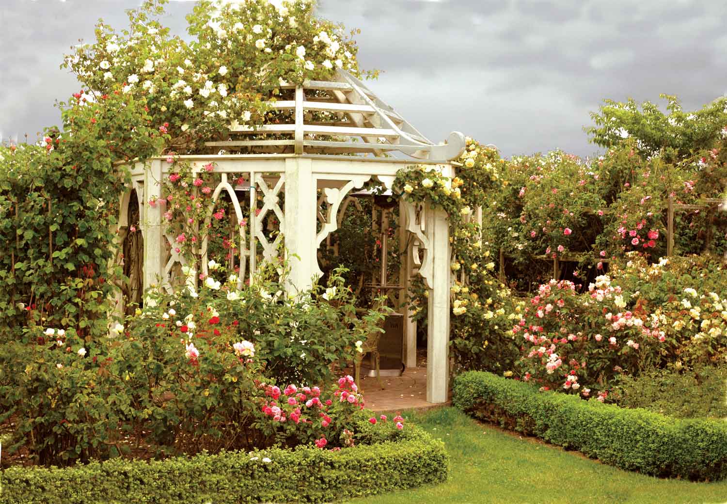 terrific-victorian-style-gardens-terrific-seeing-the-garden-now-its-hard-to-believe-that-it-was-shabby-and.jpg