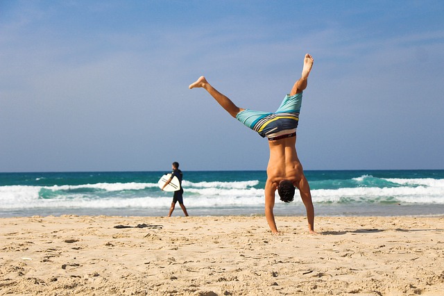 handstand-2224104_640.jpg