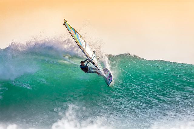 windsurfing-gba90cb4f4_640.jpg