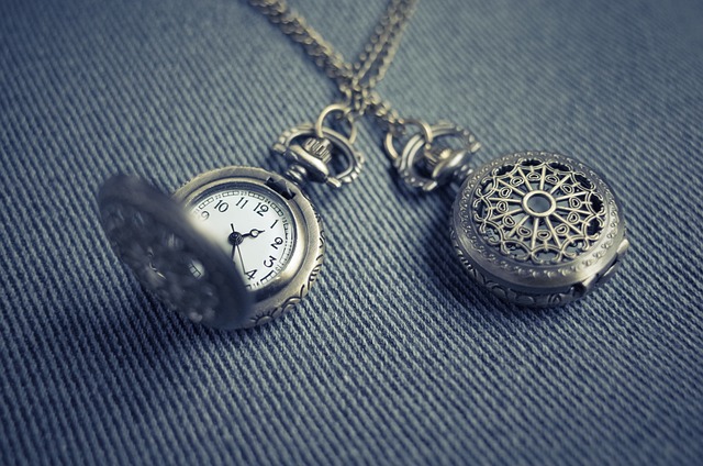 pocket-watch-2569573_640.jpg