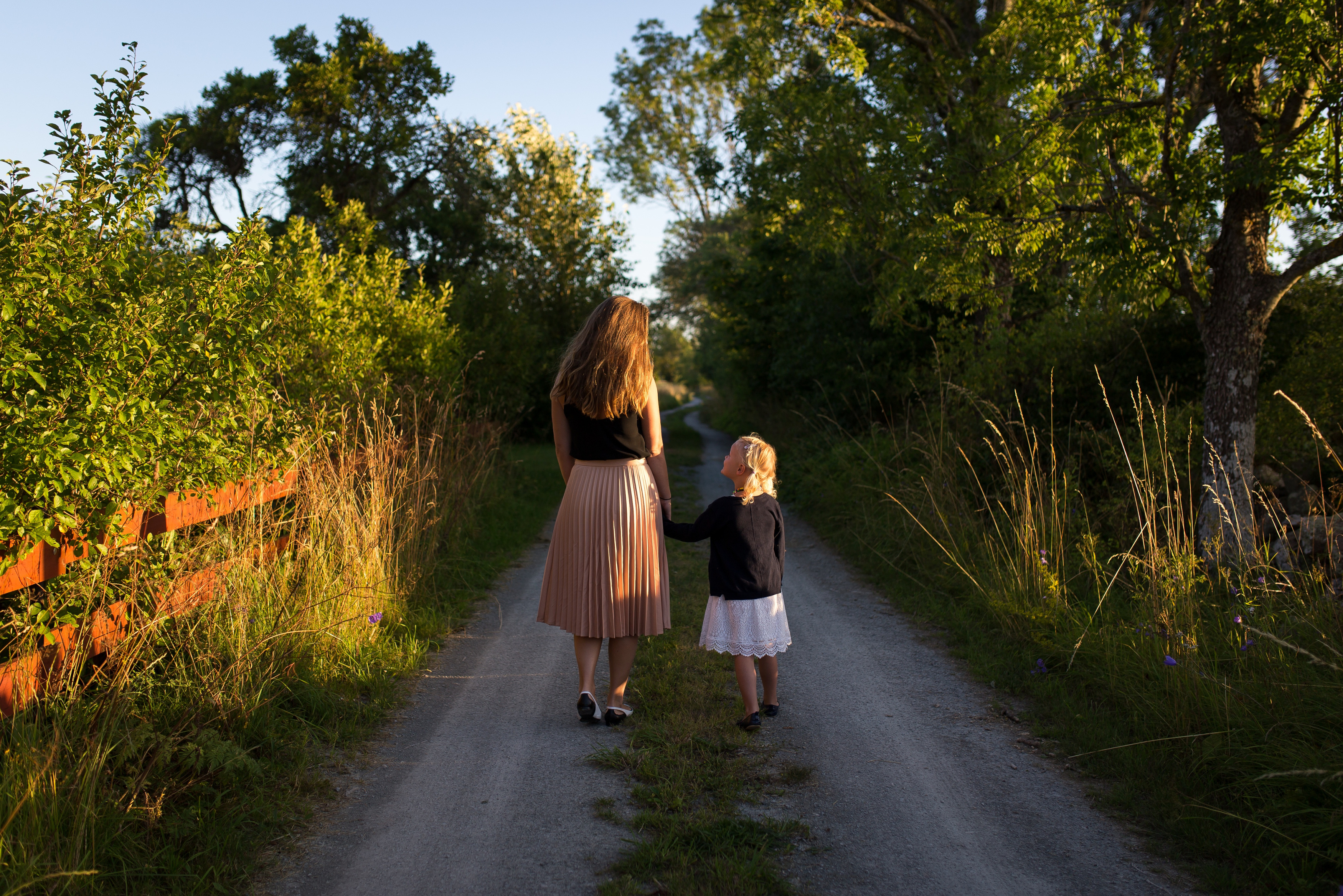 mother_daughter_blond_2_1.jpg