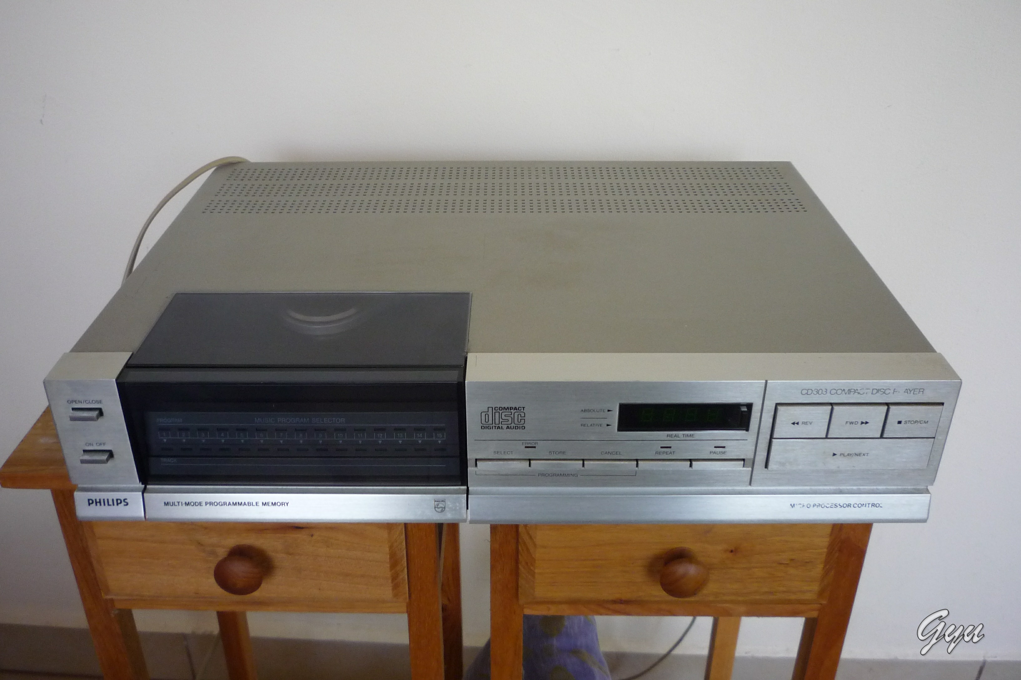 Philips CD303