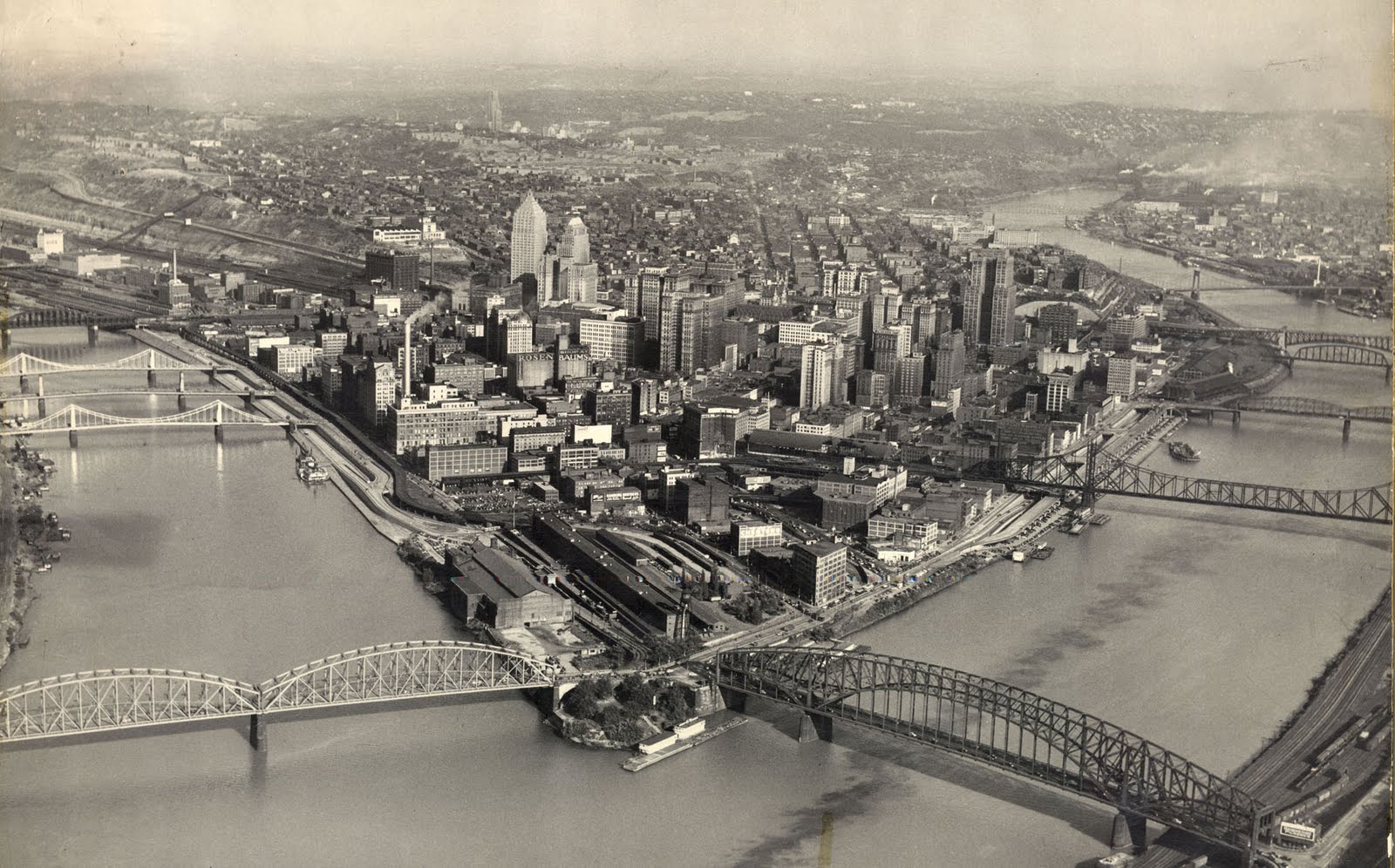 r013BHSMFortPittPittsburghPointca1945.jpg