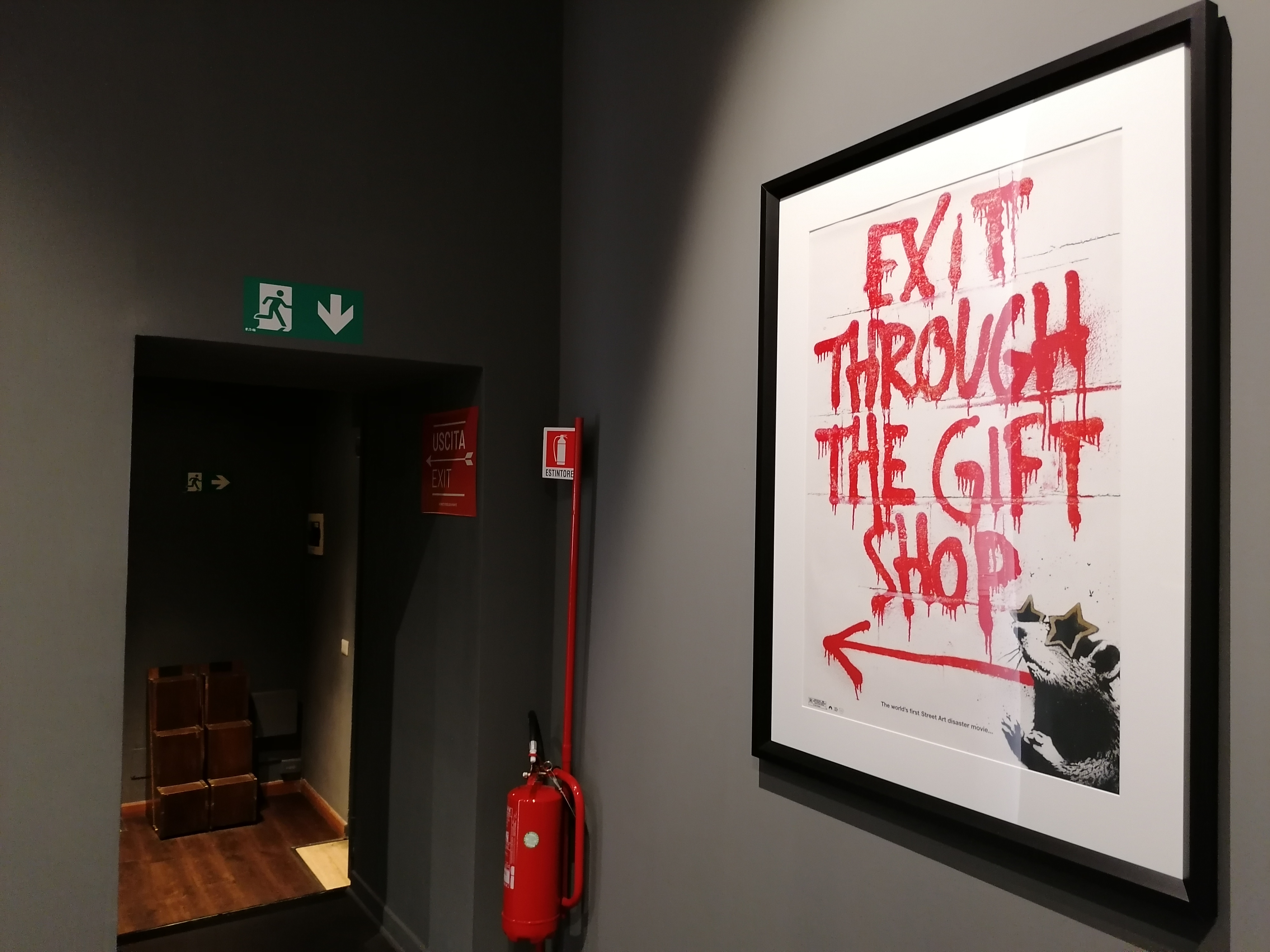 banksy_roma_giftshop.jpg