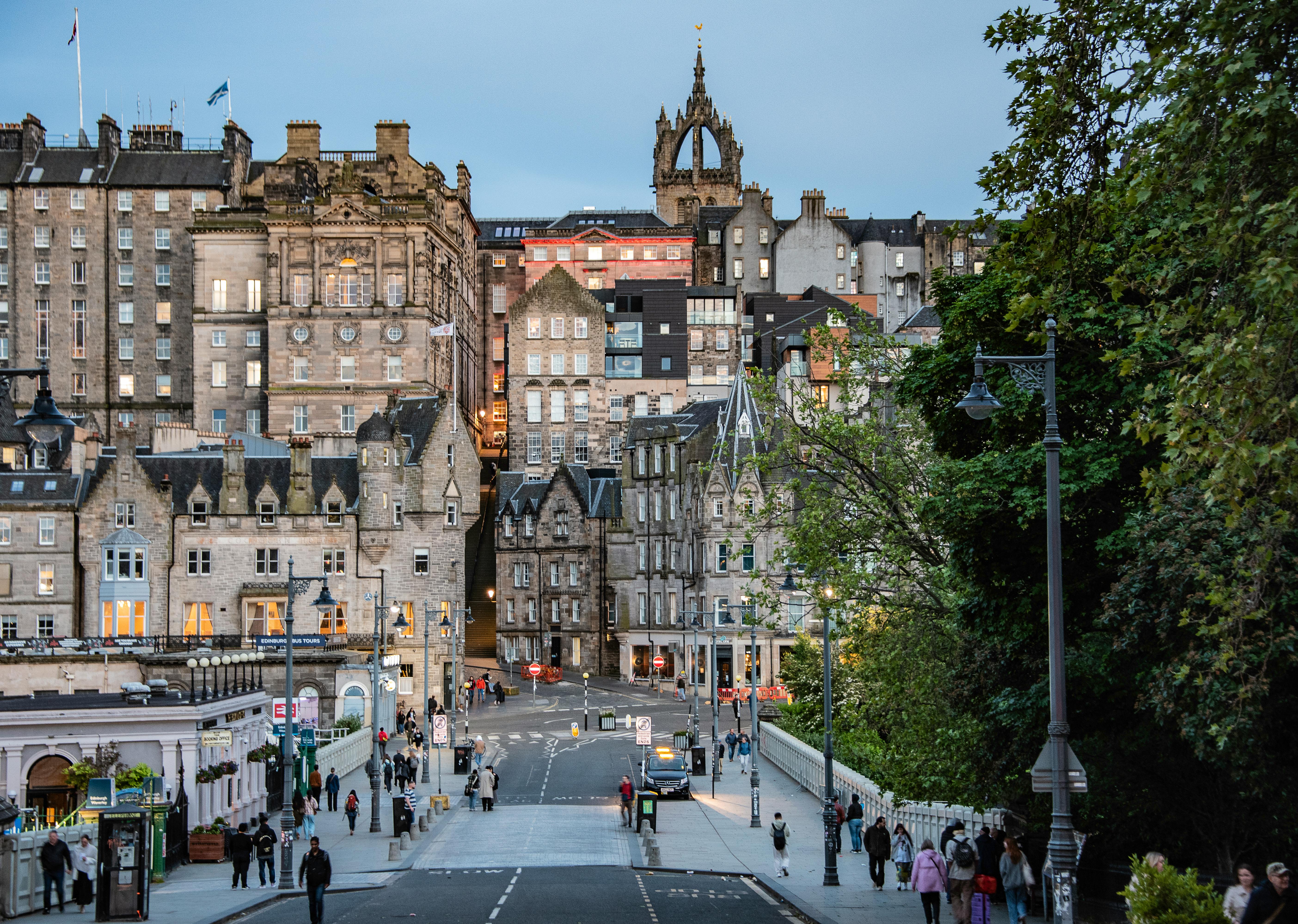 free-photo-of-view-from-the-waverley-bridge-in-edinburgh-scotland.jpeg