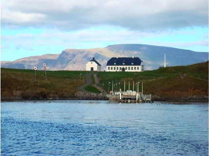 4932756-Vidhey_island_as_seen_from_the_ferry_Reykjavik.jpg