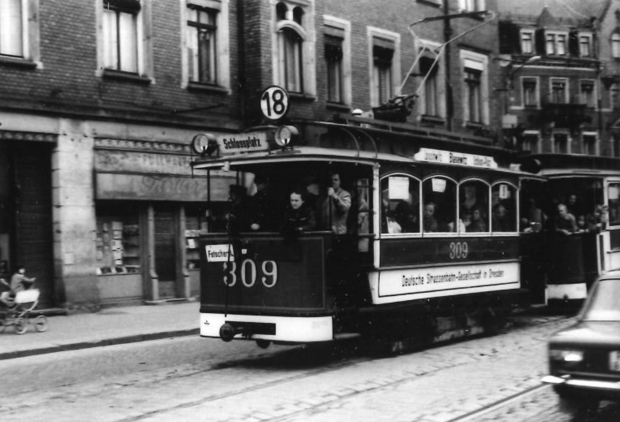 berolina_triebwagen_309_dresden_kornerplatz.png