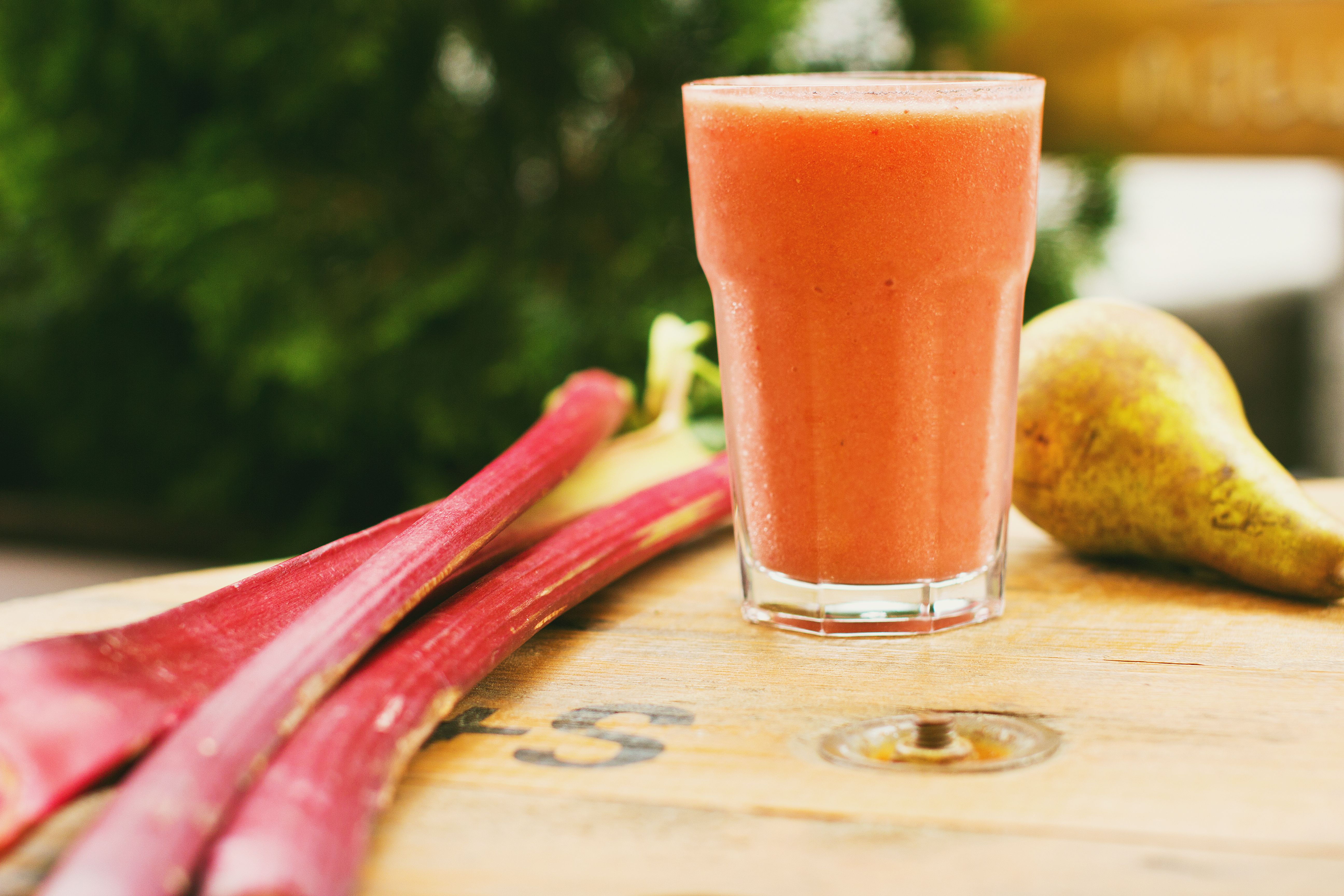 pear_and_rhubarb_smoothie_8.jpg
