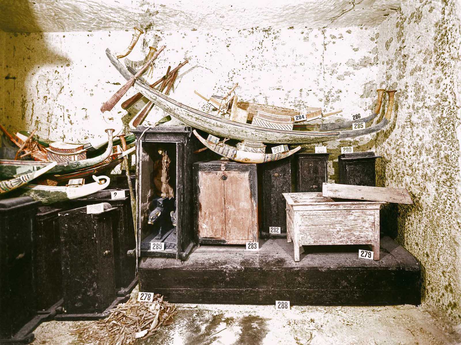 discovery_of_tutankhamun_in_color_14.jpg