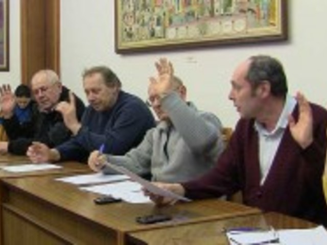 Elutasított panasz a plakátok ügyében