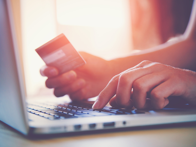 5 ok, amiért soha ne vásároljon hallókészüléket online