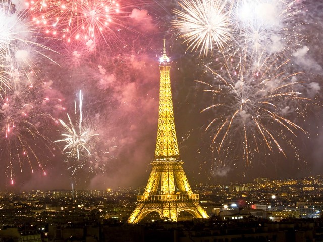 Franciák öröme: csak 861 autót gyújtottak fel szilveszter éjszakáján