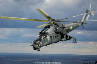 Napfényben, de már nem rivaldafényben - utolsó kötelékképek a Mi-24-esről