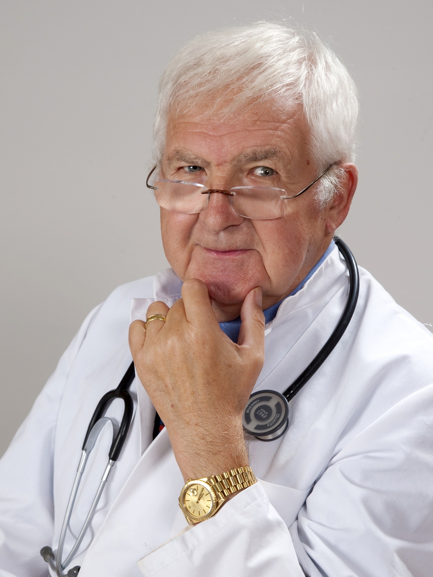 adult-care-cure-433635.jpg