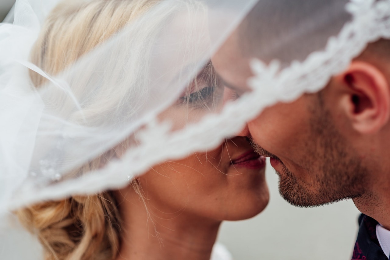 bride-bride-and-groom-couple-1589818_1.jpg