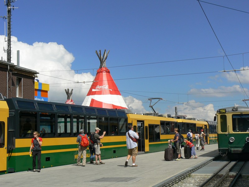 Európa legmagasabban közlekedő vonatja a Jungfraujoch vonat.