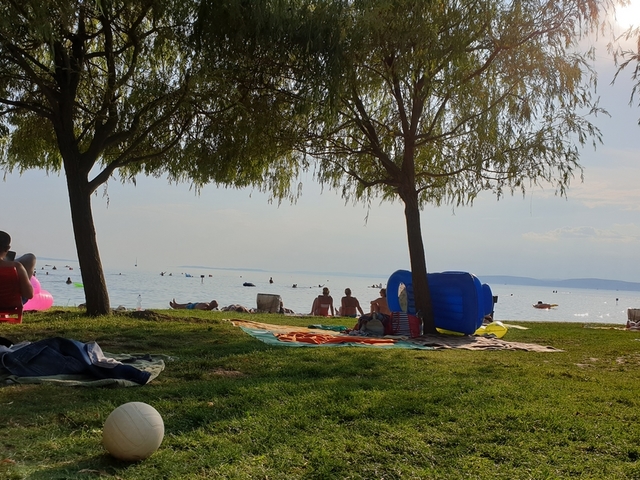 Bezárkózó magyarok