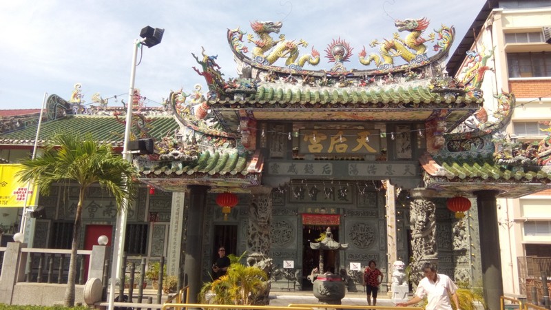 cim_penang_buddhist_temple.jpg