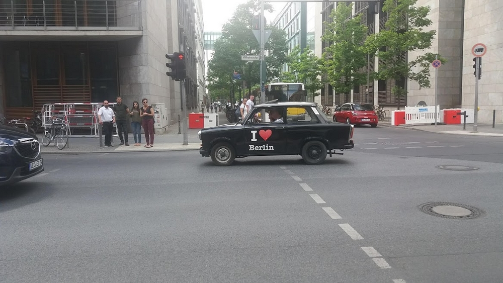 nemetorszag_berlin_trabant.jpg