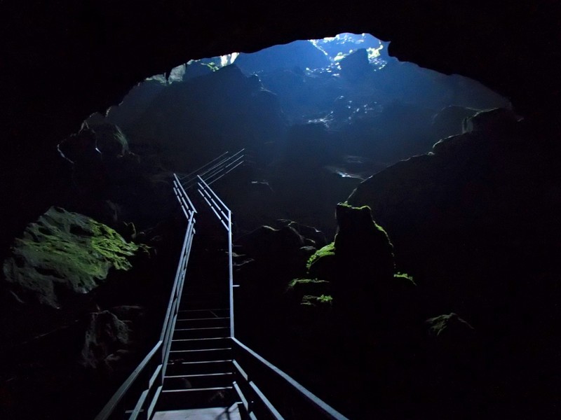 Gua Gunung, egy barlang Malajziában.JPG