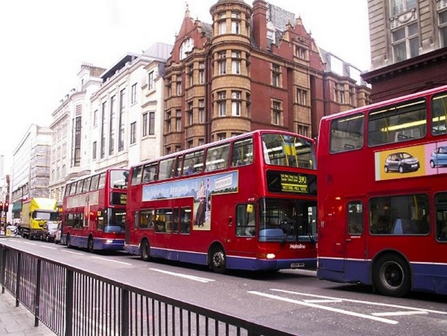 London buszok.jpg