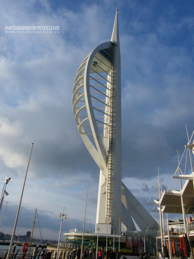 Portsmouth - Spinakker tower.jpg