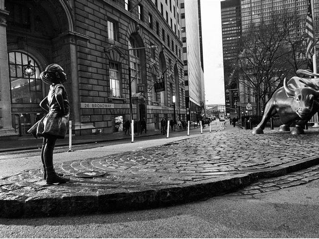 A Wall Street bikája és a nők