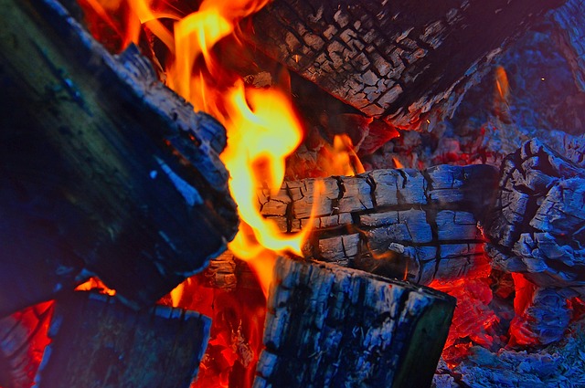 fire-2915539_640_1.jpg