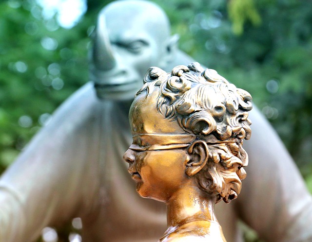sculpture-1628357_640.jpg