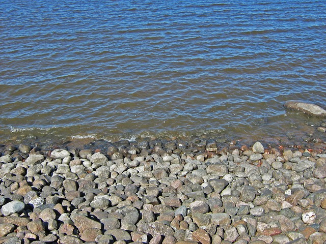 water-214559_640.jpg
