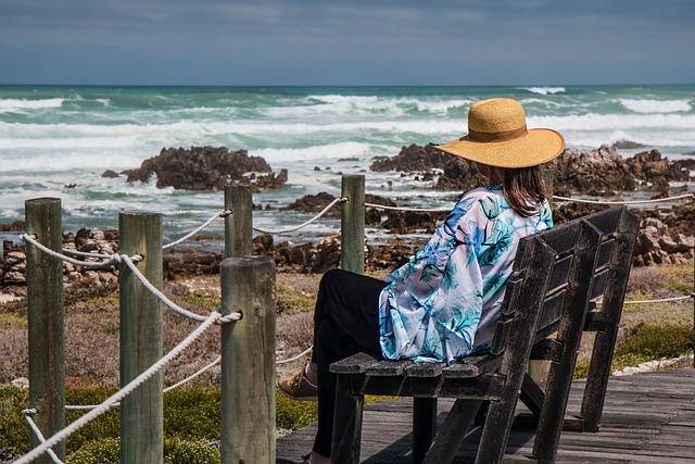 woman-sitting-g27c9d9d69_640.jpg