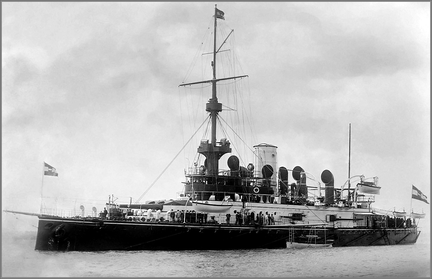 Az SMS Wien hadihajó egy évvel szolgálatba állítása után (1898)<br />(forrás: i.imgur.com/iuOyQCr.jpg)
