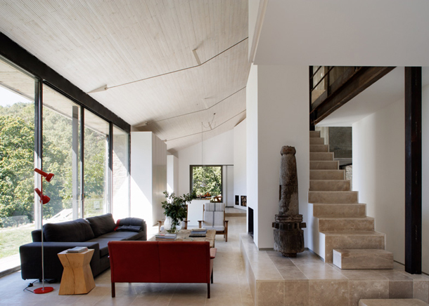 dezeen_Off-Grid-Home-in-Extremadura-by-Abaton_ss_7.jpg