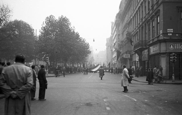 1956 Október 6 utcából nézve.jpg
