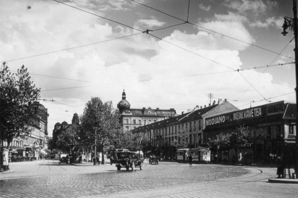 1935 Deák tér.jpg