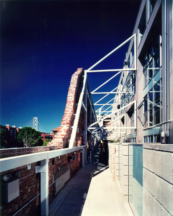 OrientalWarehouse_walkway.jpg