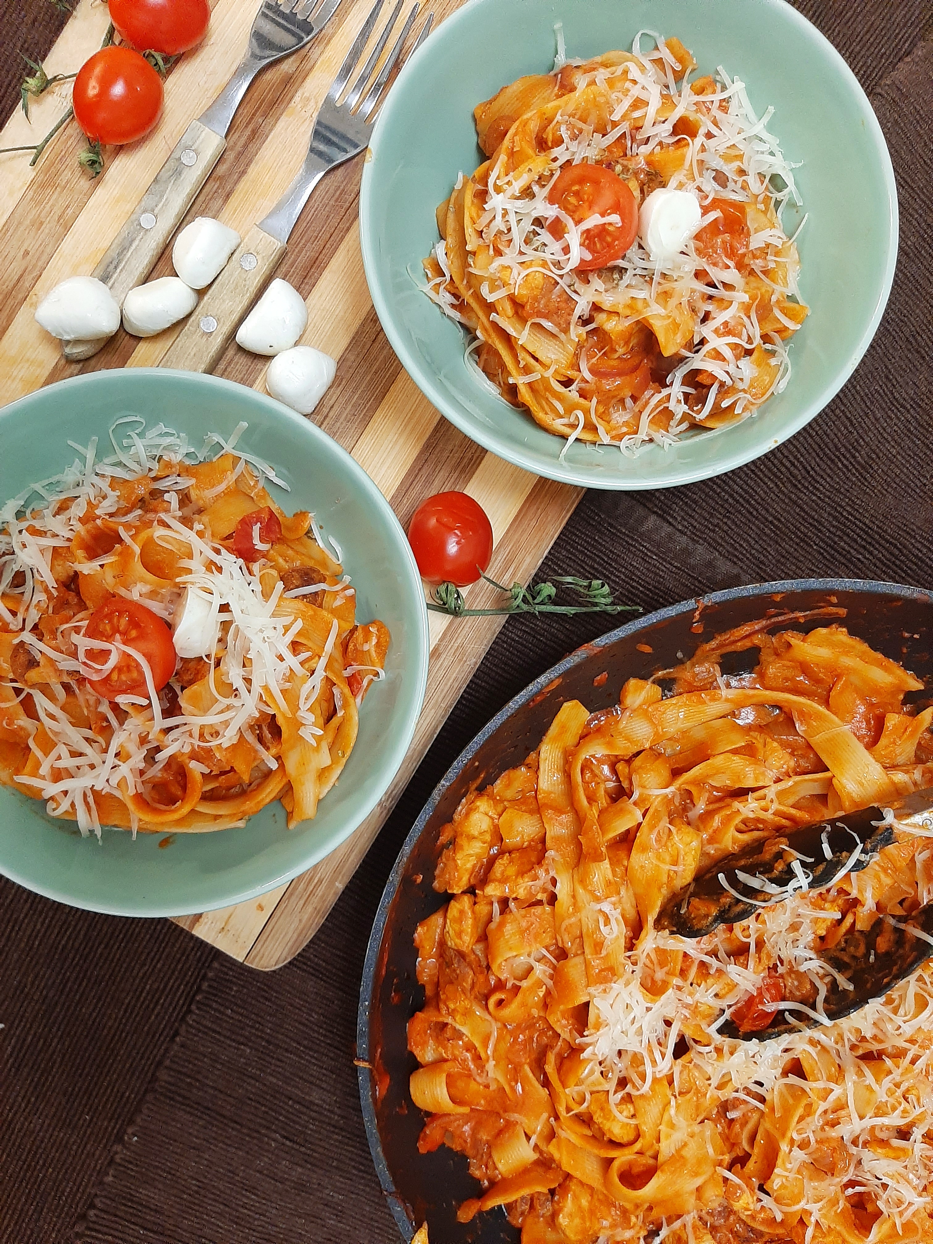 Fergeteges kolbászos - csirkemelles tagliatelle – a saját receptem alapján