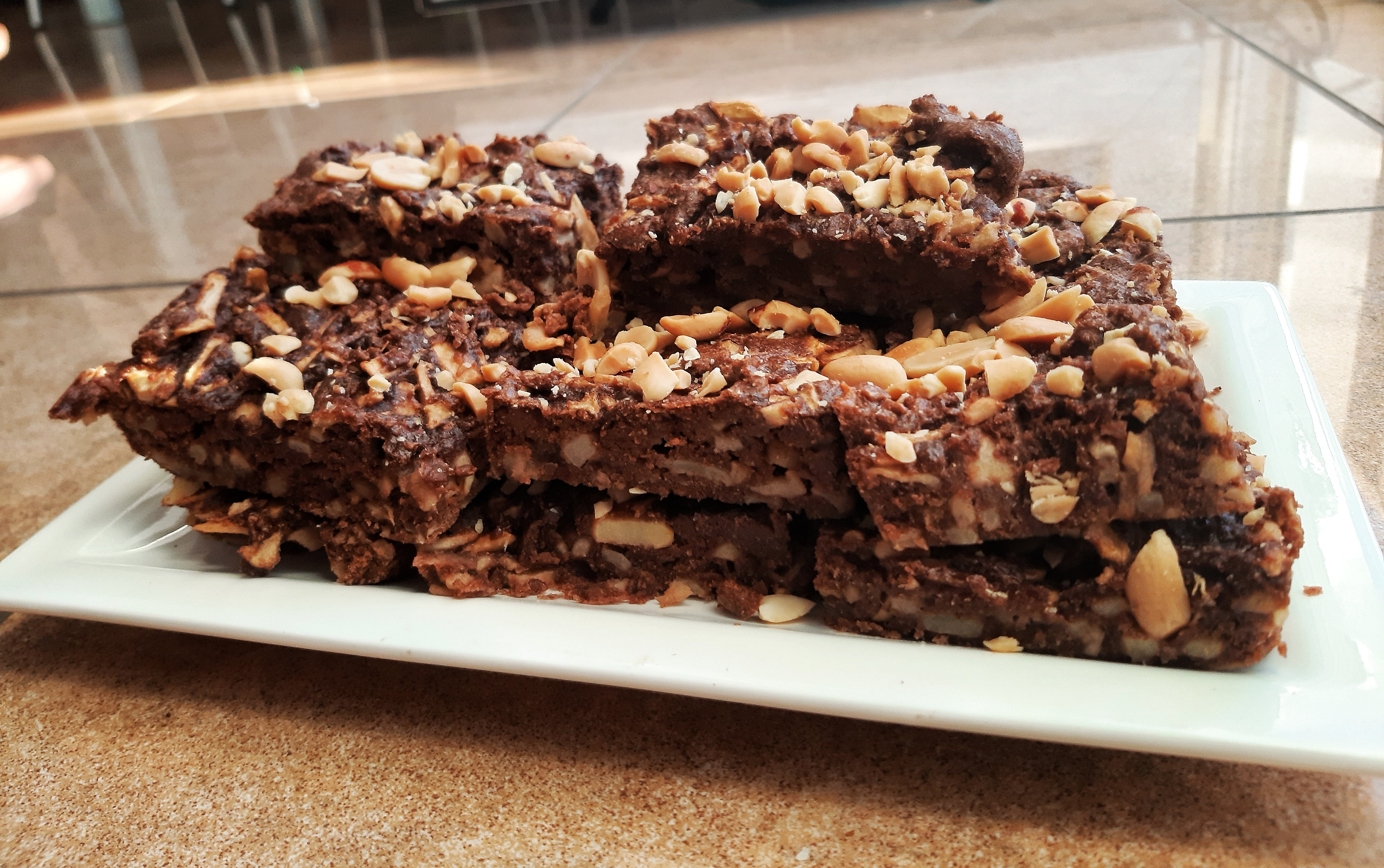 Cukormentes teljes kiőrlésű almás kakaós brownie mogyoróval