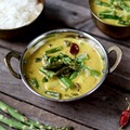 Kókusztejes spárga curry