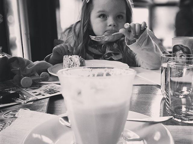 Morning rendezvous #coffee #cookies #brewe #kissziget #eger #feelings #cold #winter #hellotourist #karltietze #kedvenc #princess