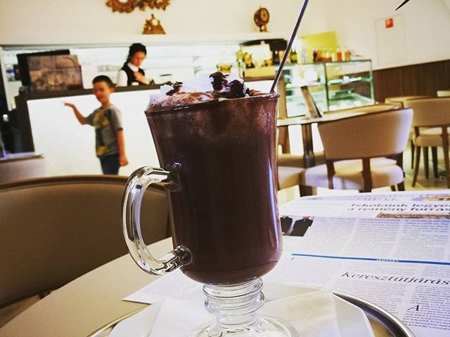 Diet choc a'la Archbishop #hotchoc #chocolate #eger #hungary #archbishop #palace #gasztrofoto #hellotourist #karltietze