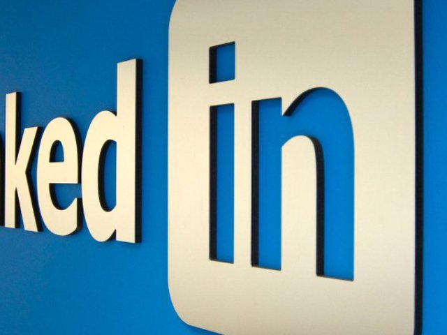 LinkedIn, LinkedOut