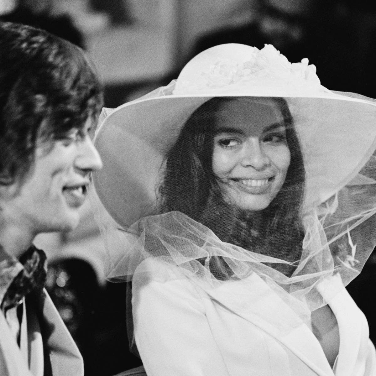 bianca_jagger_eskuvoi_ruhaja_2.png