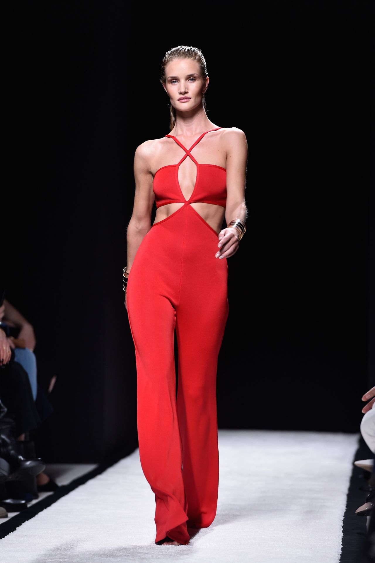 rosie_huntington-whiteley_2_2021_legjobban_fizetett_modelljei_lilla_stilusblogja.jpg