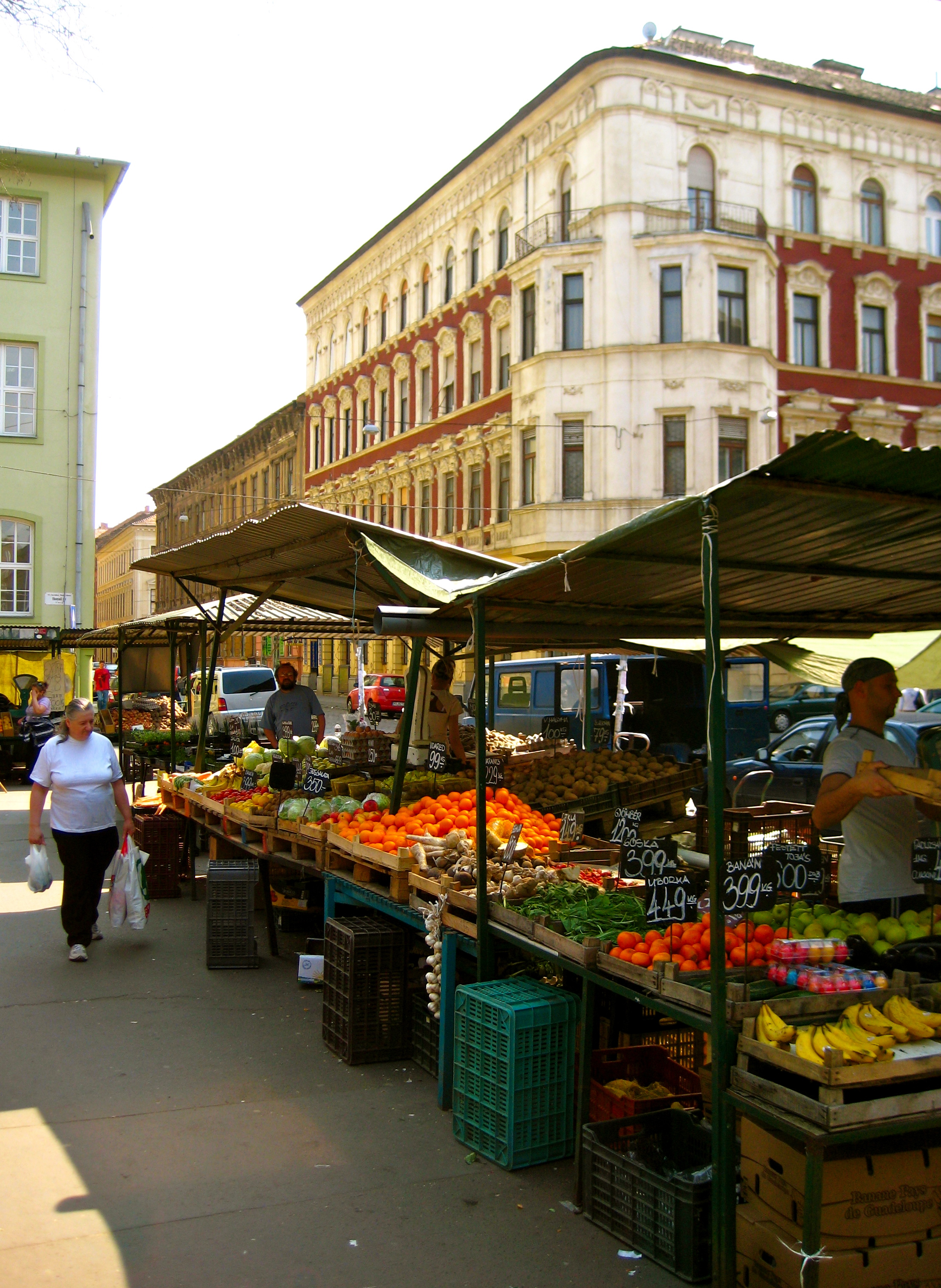 Ahová rendszeresen járok: 6. kerületi Hunyadi téri piac (Fotó: Flickr/Alex Barrow)