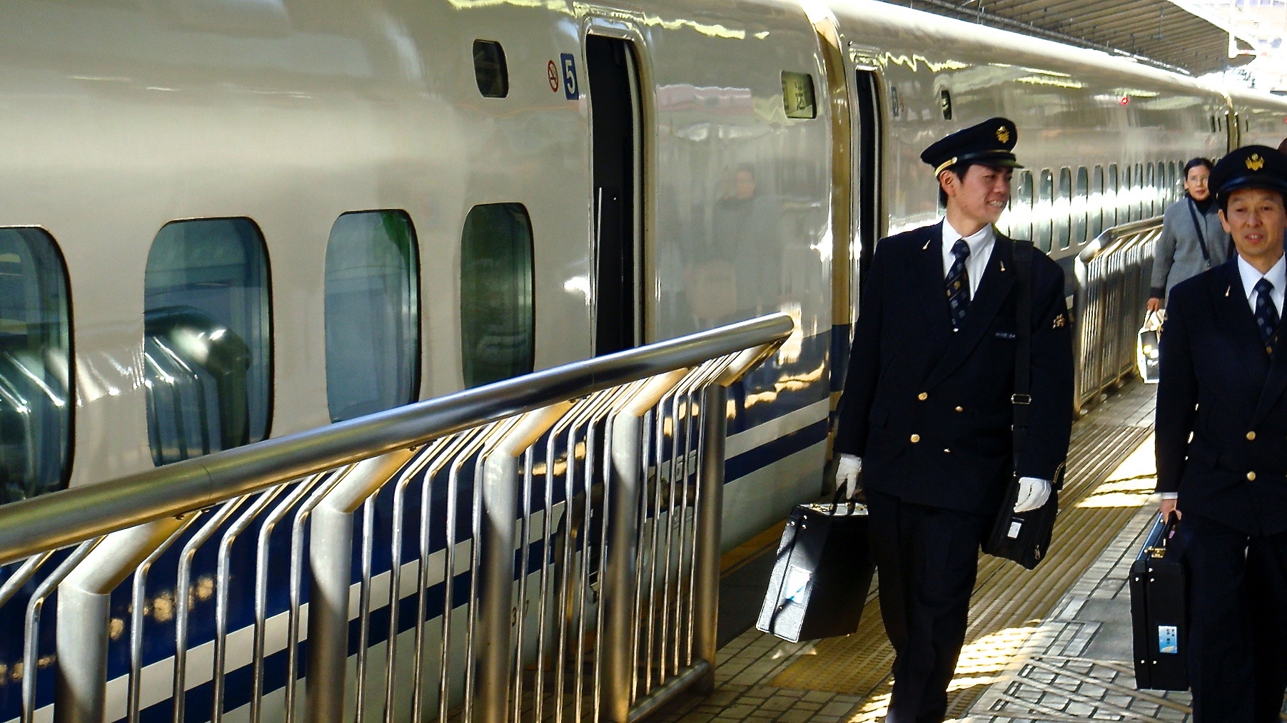 david_mckelvey_shinkansen_crew_tokyo_station.jpg