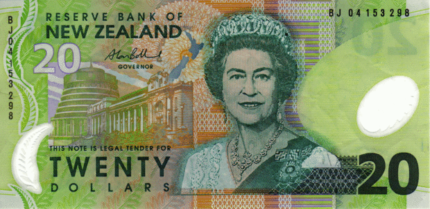 60 évesen az új-zélandi 20 dolláros bankjegyen (Kép: ik1pmr.com)