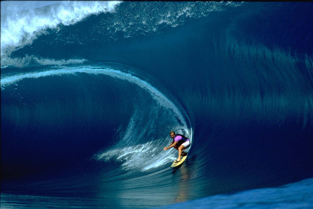 Laird és a híresTeahupoo hulláma 2000-ben (Fotó: lairdhamilton.com)